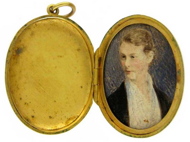 Victorian 15ct Three Colour Gold Oval Locket