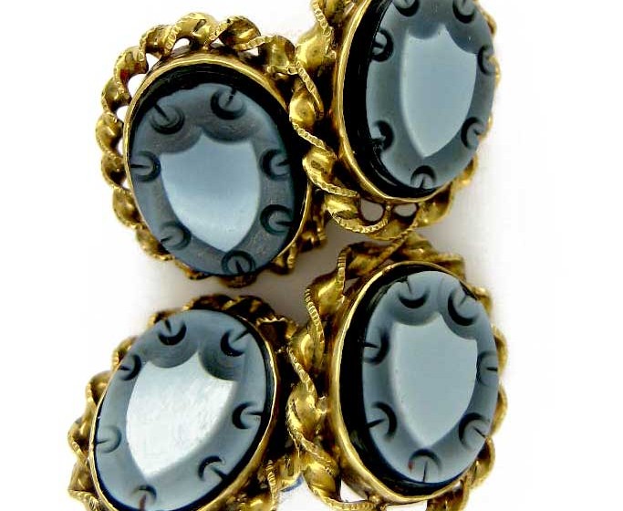 Victorian 18ct Gold & Banded Sardonyx Shield Cufflinks