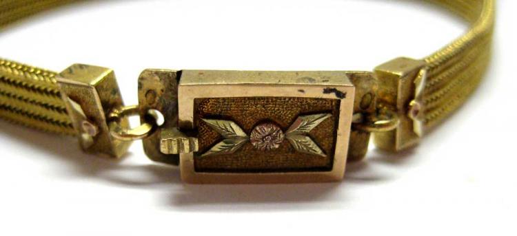 Early 19th Century 18ct Gold Woven Mesh Bracelet with Three Colour Gold Clasp