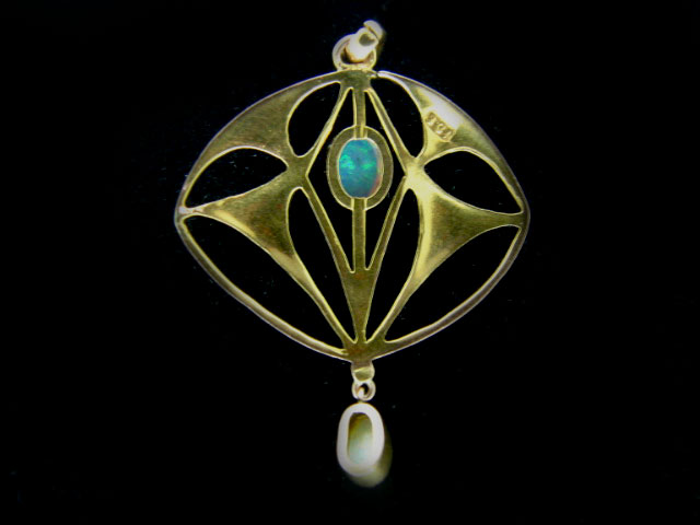 9ct Gold Opal Pendant