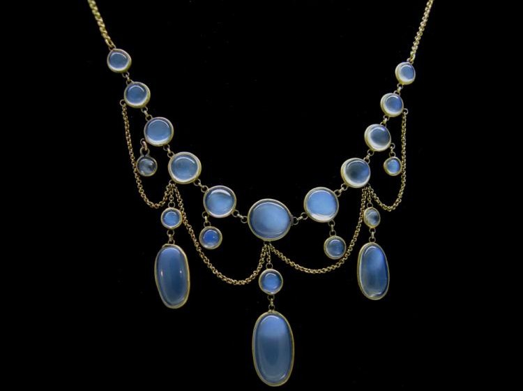 Edwardian Gold Moonstone Necklace