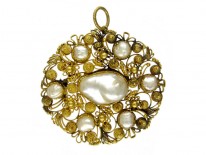 Regency Natural Pearl Gold Pendant