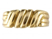 Victorian 18ct Gold Scrollwork Band