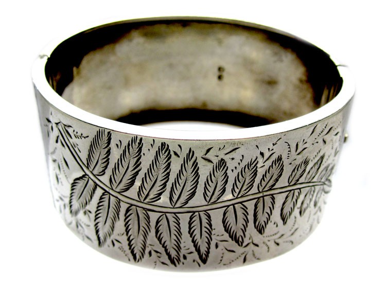 Silver Fern Engraved Bangle