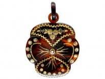 Tortoishelle Pique Pansy Pendant