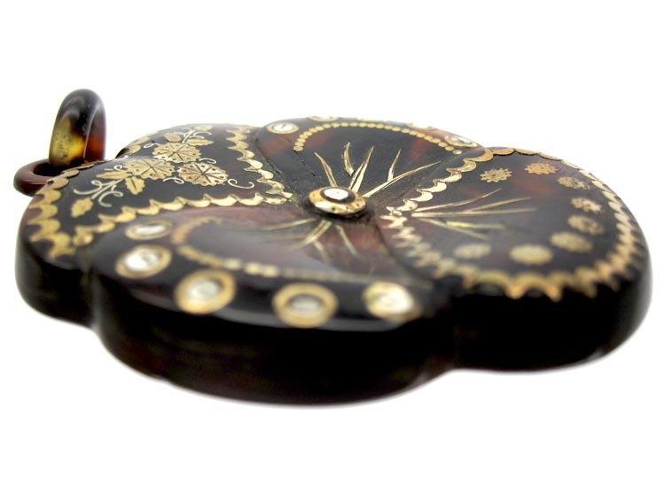 Tortoishelle Pique Pansy Pendant