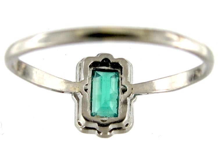 Art Deco Emerald & Diamond Ring