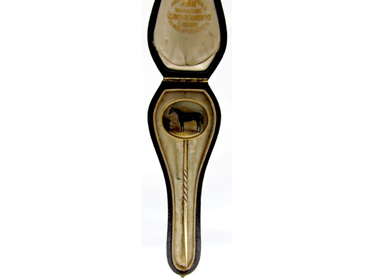 Horse in Stable Gold & Enamel Tie Pin