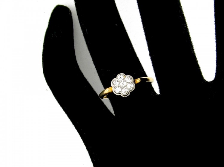 Daisy Diamond Cluster Ring