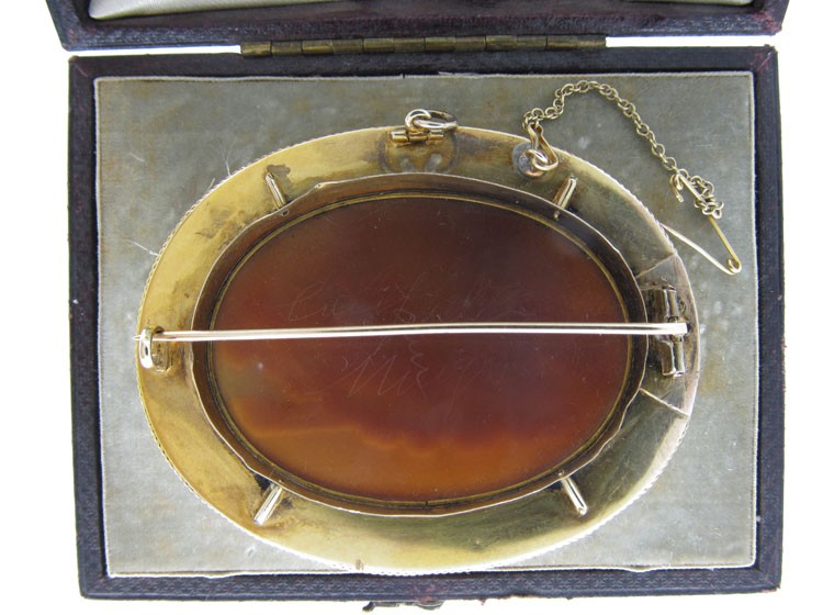 Neo Classical Shell Cameo in Original Case