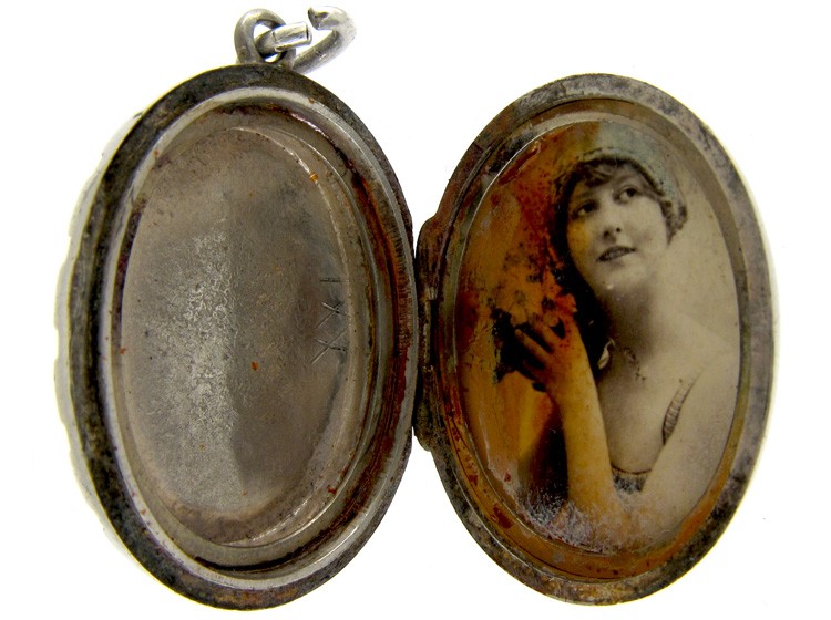 Silver Small Oval Victorian Locket