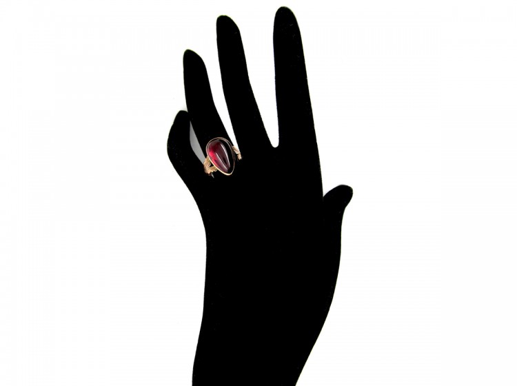 Victorian Cabochon Garnet Gold Ring