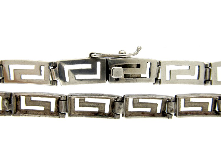 Silver Key Design Collar
