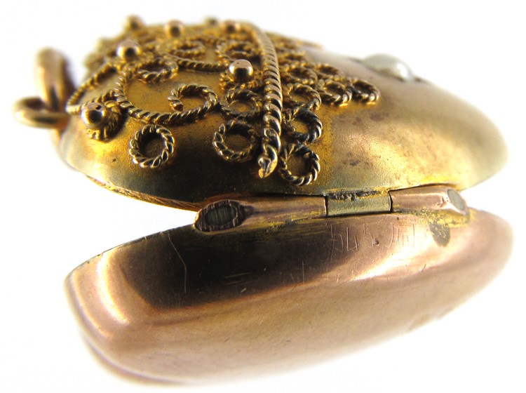 9ct Gold Etruscan Work Heart Locket