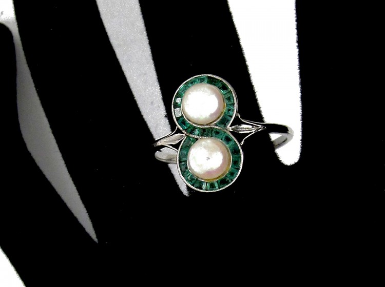 Figure of Eight Emerald & Natural Pearl Art Deco Ring