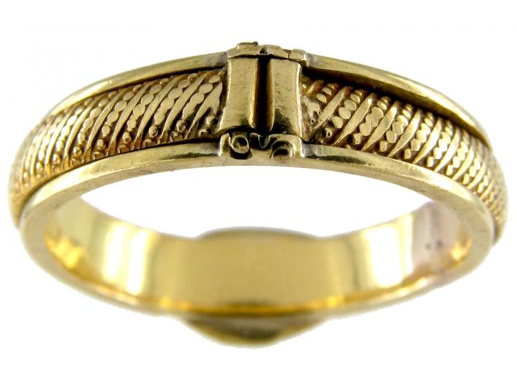Georgian 18ct Gold Clasped Fede Hands Opening Ring