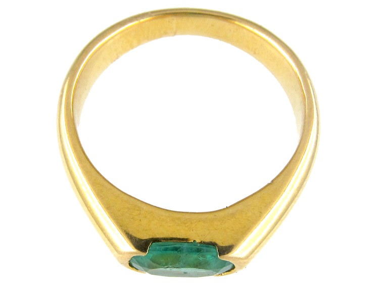 Gold Band Ring Set with An Emerald