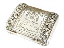 Georgian Silver Engraved & Repousse Vinaigrette