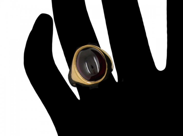 Garnet Cabochon 9ct Gold Ring