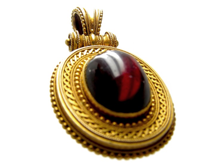 18ct Gold Victorian Cobouchon Garnet & Gold Etruscan Work Locket Back Pendant