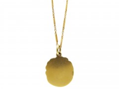 Art Nouveau 15ct Gold Pendant on Chain