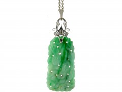 Art Deco 18ct White Gold & Carved Jade Pendant on a White Gold Chain