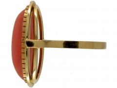 18ct Gold Oval Ring set with a Cabochon Coral