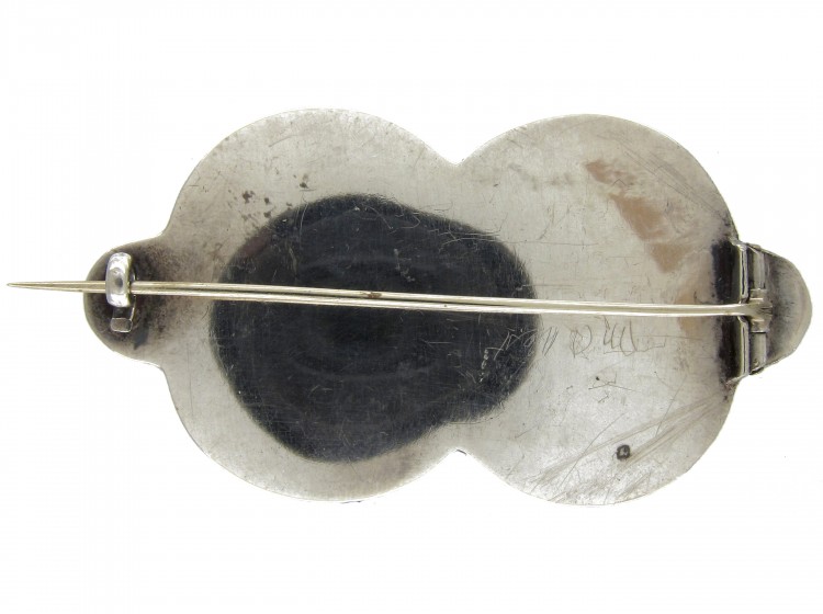 Victorian Scottish Silver Agate Brooch of Figure of Eight Design