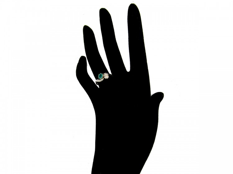 18ct Gold & Diamond Ring in The Shape of A Chrysanthemum