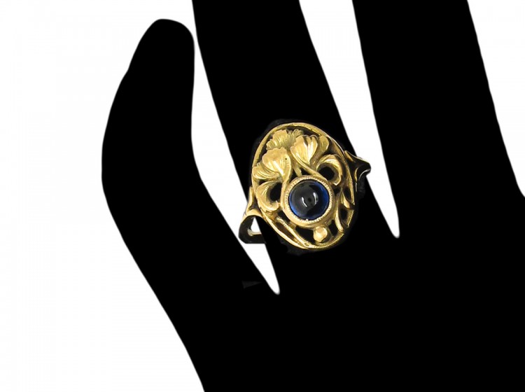 Art Nouveau 18ct Gold & Sapphire Ring