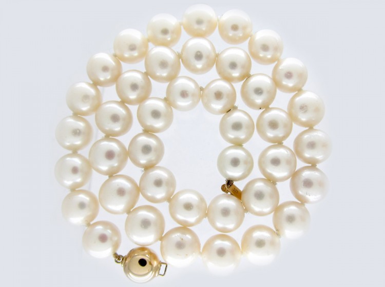 Single Row Pearl Necklace