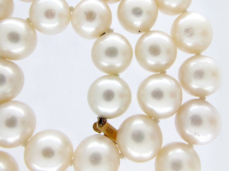 Single Row Pearl Necklace