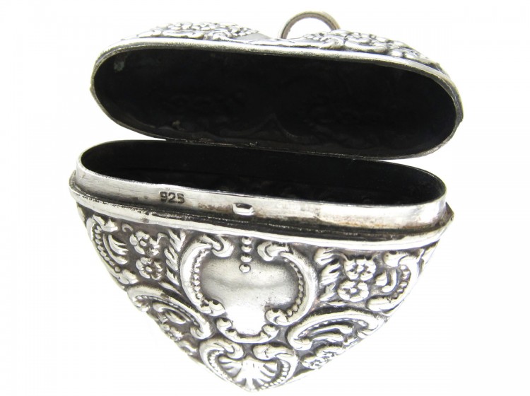 Silver Vinaigrette Pendant