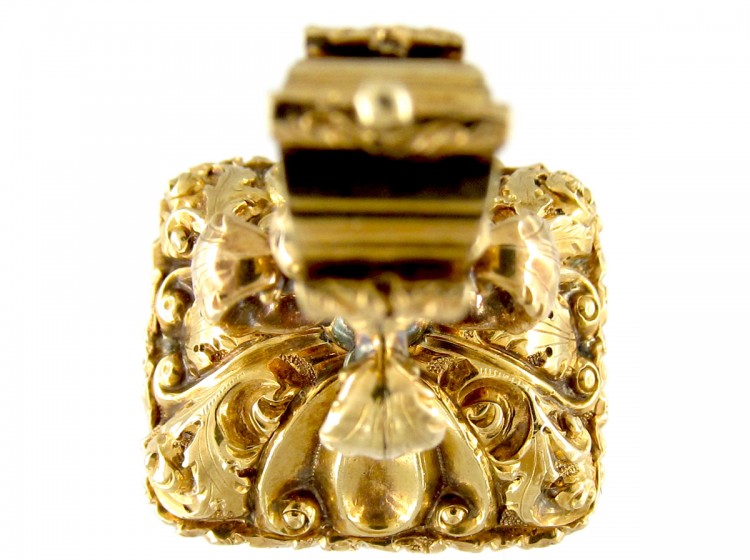 Georgian Gold Cased Seal with Chalcedony Dog Intaglio