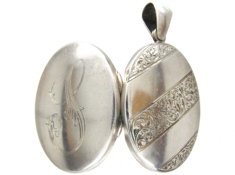 Oval Silver Banded Design Locket