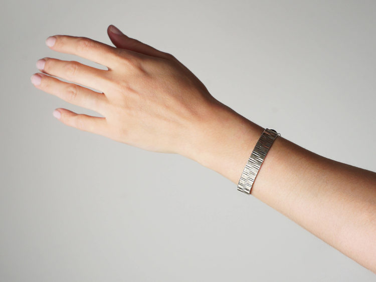 1970s Silver Ridge Design Bangle