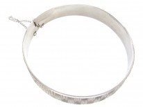 1970s Silver Ridge Design Bangle