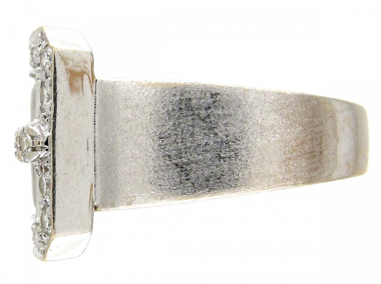 18ct White Gold Buckle Ring