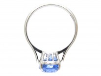18ct White Gold Ring set with an Oval Natural Ceylon Sapphire