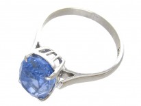 18ct White Gold Ring set with an Oval Natural Ceylon Sapphire