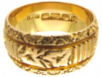 Victorian 18ct Gold Wide Vine Leaf Design Wedding Ring