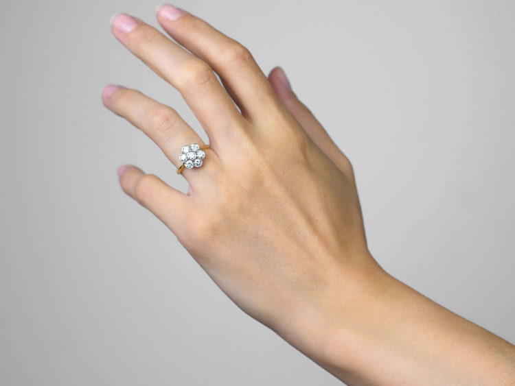 Edwardian 18ct Gold & Platinum Diamond Daisy Cluster Ring