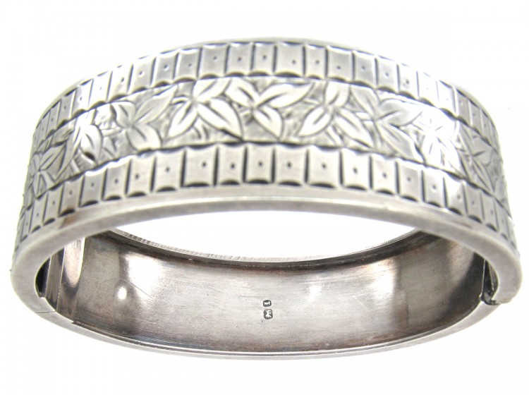 Victorian Silver Engraved Ivy Leaf Bangle