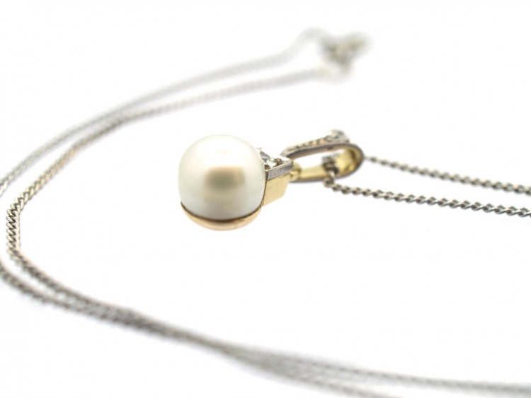 14ct White Gold & Cultured Pearl & Diamond Pendant on Silver Chain