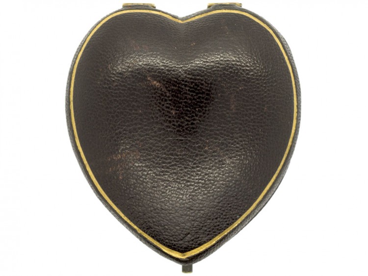 18ct Gold Victorian Heart Pendant with the Initial E in the Original Case