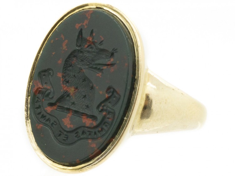 Victorian 18ct Gold & Bloodstone Intaglio of a Wolf's Head Signet Ring