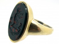 Victorian 18ct Gold & Bloodstone Intaglio of a Wolf's Head Signet Ring