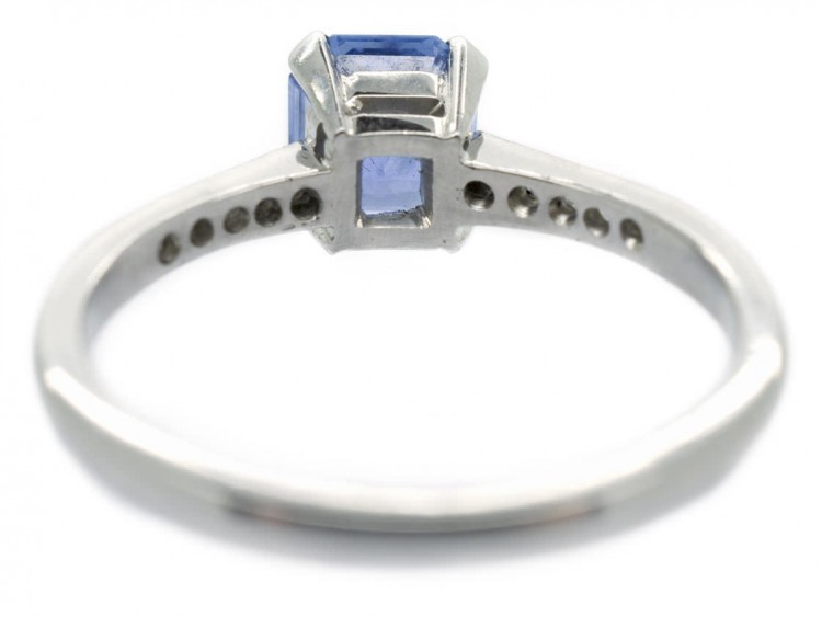18ct White Gold Sapphire Solitaire Ring with Diamond Shoulders