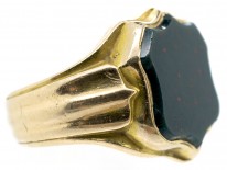 Victorian 18ct Gold Signet Ring Set With a Shield Shaped Bloodstone