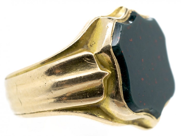 Victorian 18ct Gold Signet Ring Set With a Shield Shaped Bloodstone